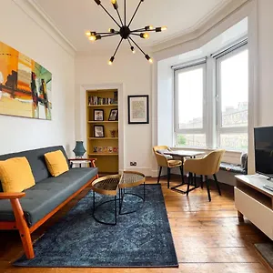 Bohemian 1br Flat In Abbeyhill , Edinburgh United Kingdom